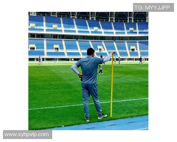 男生背影头像展现足球明星风采与青春活力的完美结合